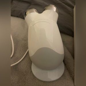 NuFace Trinity Advanced Facial Toning device